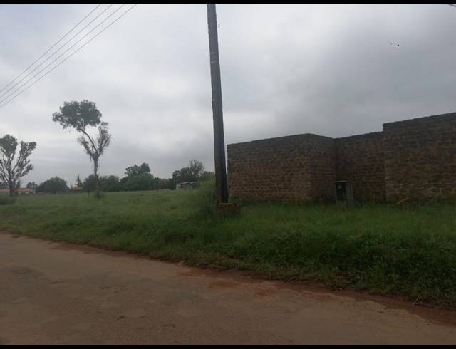 LAND FOR SALE IN DE DEUR ESTATES